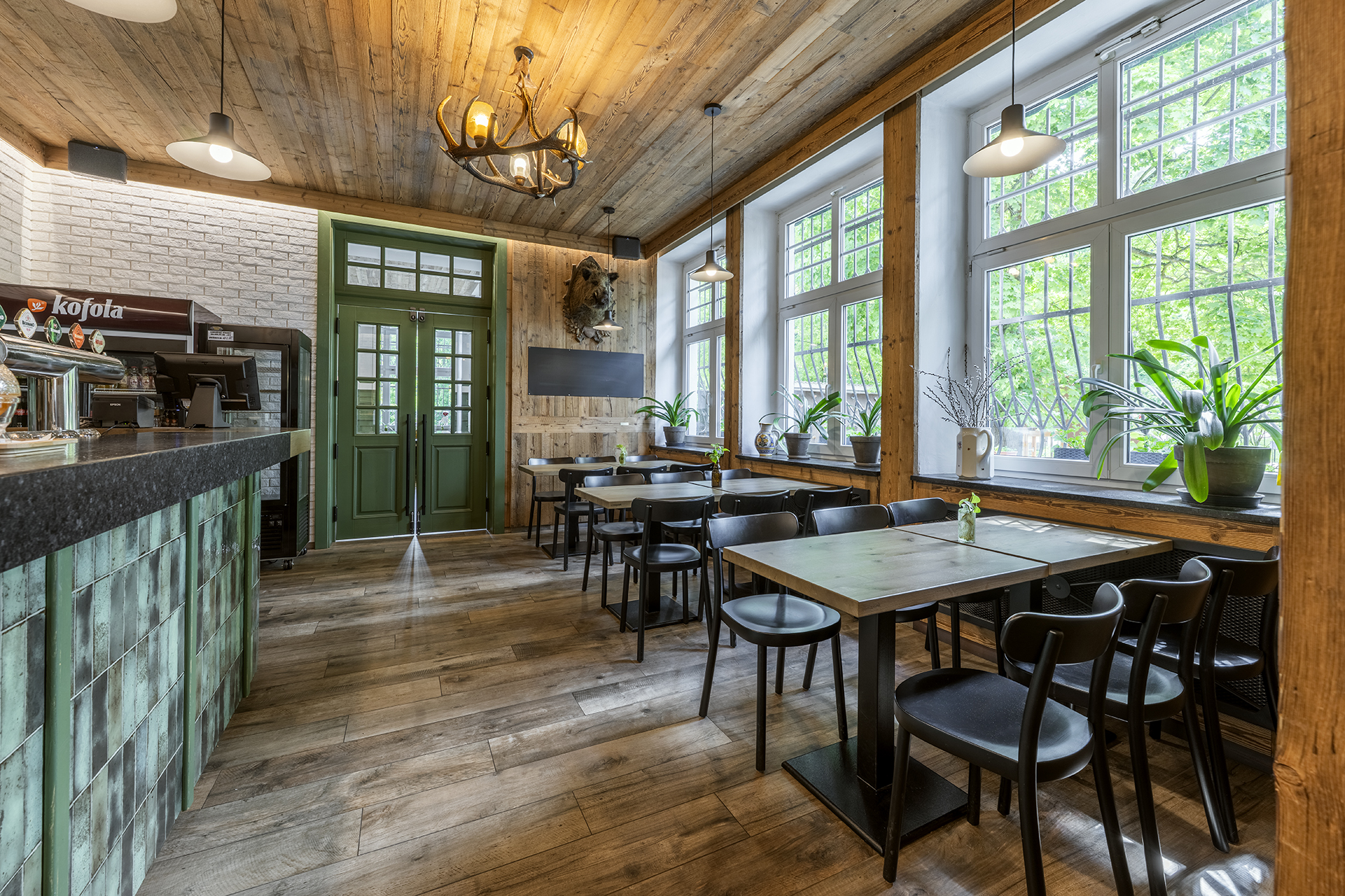 Moderní design spojený s tradicí: restaurace Bělecký mlýn